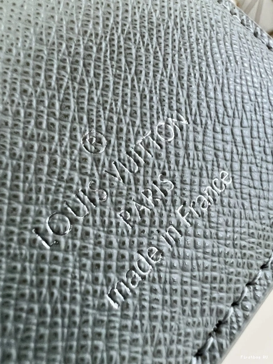 First bag LOUIS WALLET-10*19*2cm BRAZZA VUITTON 0725